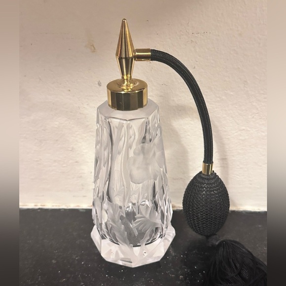 I.W. Rice & Co. Crystal Perfume Bottle with Atomizer - Picture 1 of 5